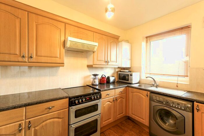2 Bedroom Flat To Rent In Perry Vale, London, SE23