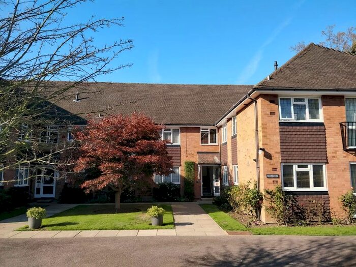 2 Bedroom Flat To Rent In Westfield Park, Hatch End, Pinner, HA5