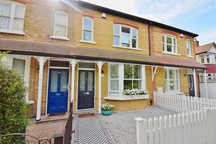 4 Bedroom Property To Rent In Burtons Road, Hampton Hill, TW12