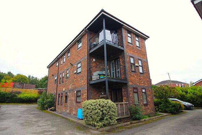 1 Bedroom Flat For Sale In Carrbrook Drive, Royton, OL2