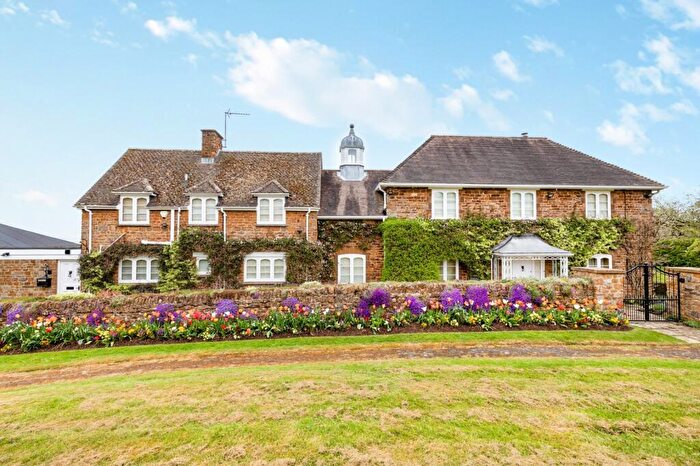 5 Bedroom Detached House For Sale In Shotteswell, Banbury, OX17