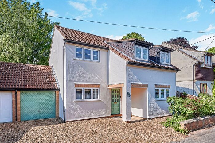 4 Bedroom Link Detached House For Sale In Green Street, Duxford, Cambridge, CB22