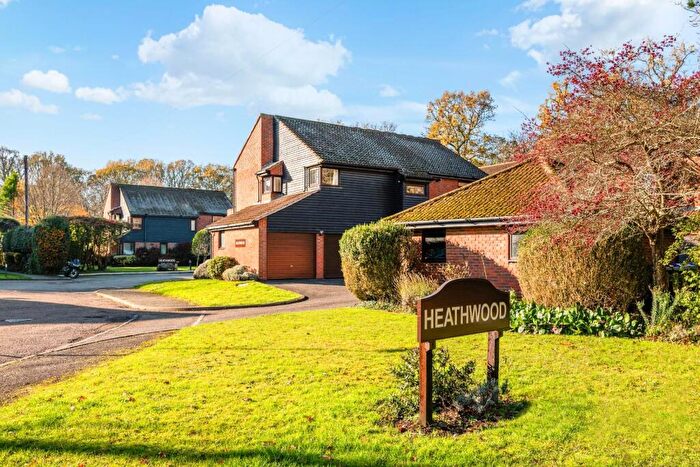 2 Bedroom Flat For Sale In High Street, Tadworth, KT20