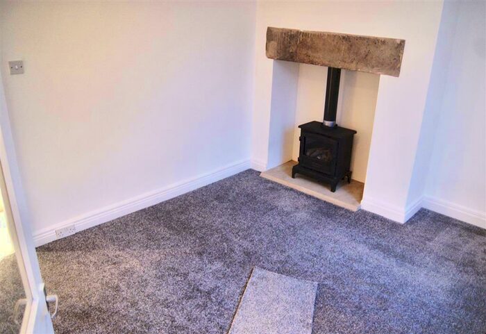 2 Bedroom House To Rent In Thorncliffe Street, Huddersfield, HD3