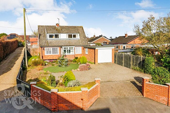 4 Bedroom Chalet For Sale In Strumpshaw Road, Brundall, Norwich, NR13