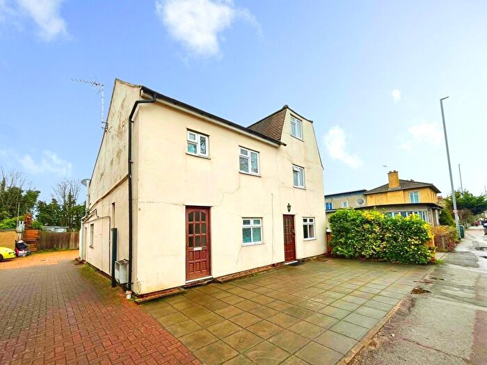1 Bedroom Flat To Rent In Flat Newmarket Road, Cambridge, CB5