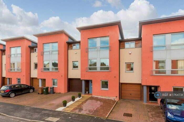 5 Bedroom Terraced House To Rent In Pinegrove Gardens, Edinburgh, EH4