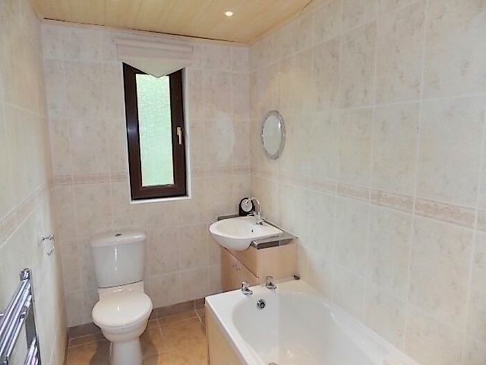 3 Bedroom Flat To Rent In Loganlee Terrace, Dundee, DD2