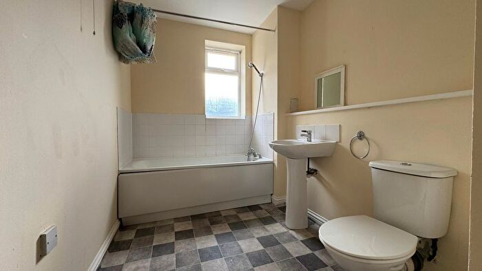1 Bedroom Flat To Rent In Oxlow Lane, Dagenham, RM10