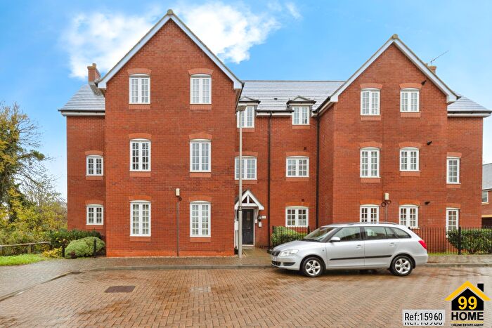 2 Bedroom Flat For Sale In Hayes, Milton Keynes, MK11