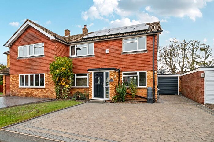 4 Bedroom Semi Detached House For Sale In Alma Way, Farnham, GU9