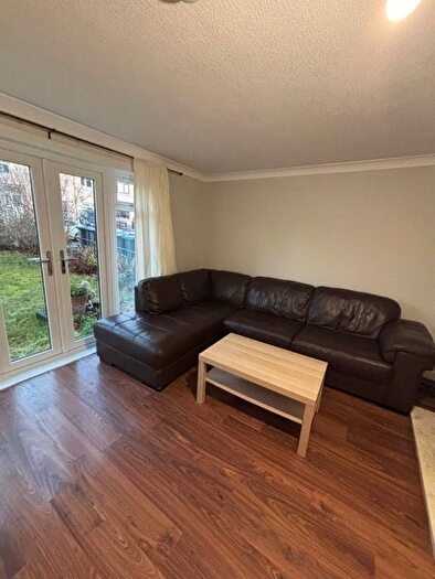 2 Bedroom Flat To Rent In Gracemount Avenue, Gracemount, Edinburgh, EH16