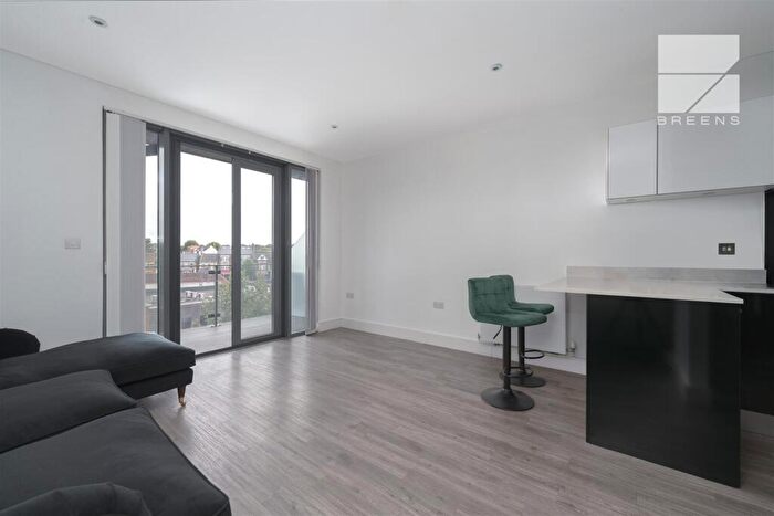 1 Bedroom Flat To Rent In Larkshall Road, London, E4