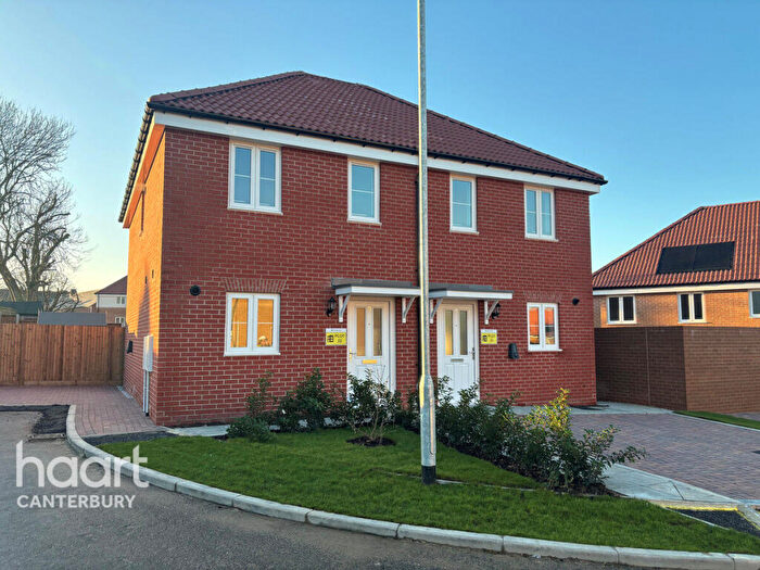 3 Bedroom Semi-Detached House For Sale In Coronation Close, Aylesham, CT3