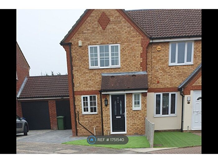 2 Bedroom End Of Terrace House To Rent In St Michael's Close, Averly, RM15