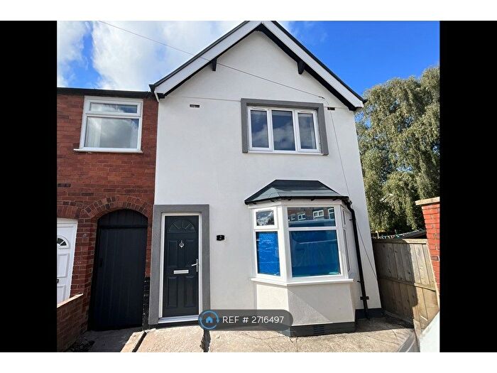 3 Bedroom Semi-Detached House To Rent In Holyrood Road, Manchester, M25