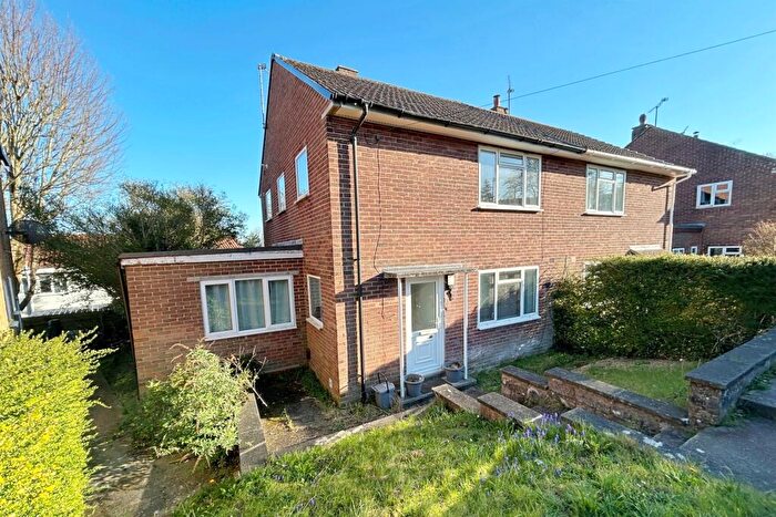 4 Bedroom Semi-Detached House To Rent In Stanmore, SO22