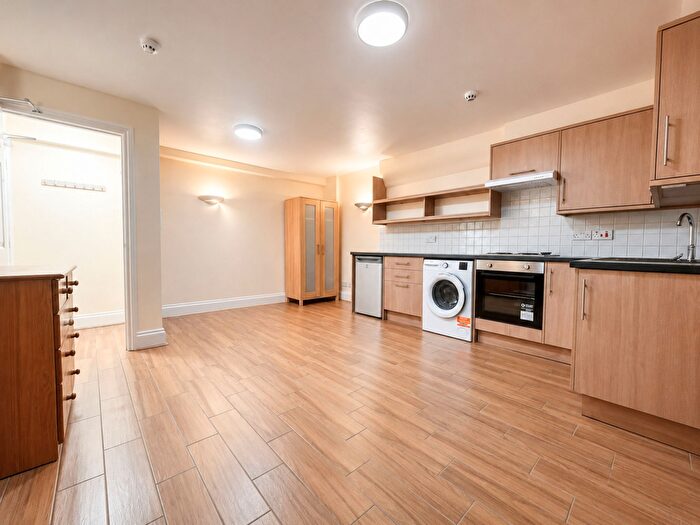 1 Bedroom Flat To Rent In Hotwell Road, Bristol, BS8