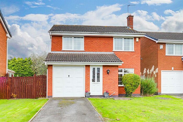 4 Bedroom Detached House For Sale In Carisbrooke Avenue, Gedling, Nottinghamshire, NG4
