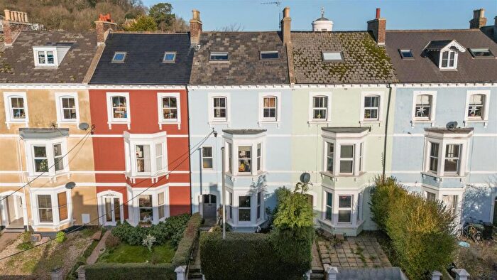 2 Bedroom Apartment For Sale In West Allington, Bridport, DT6