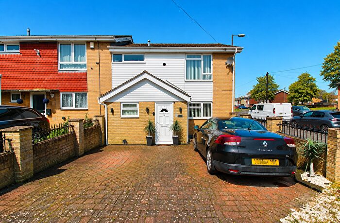 3 Bedroom End Terrace House For Sale In Elgar Walk, Waterlooville, PO7