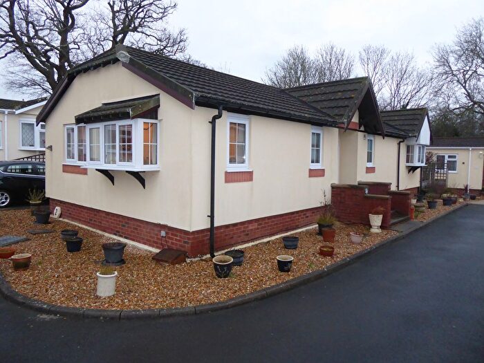 2 Bedroom Park Home For Sale In Broadway Park, The Causeway, Petersfield, GU31