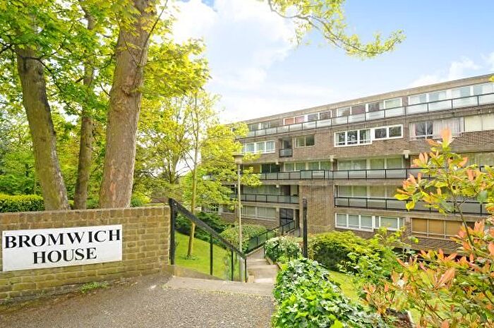 2 Bedroom Flat To Rent In Richmond Hill, Surrey, TW10