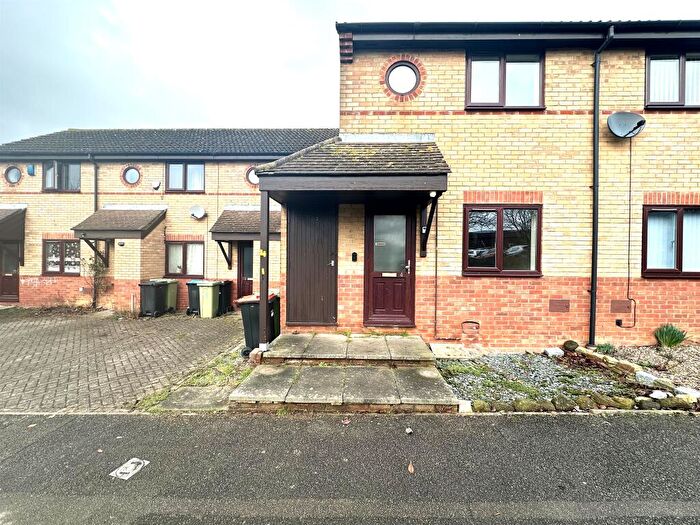 1 Bedroom Terraced House For Sale In Phoenix Drive, Leadenhall, Milton Keynes, MK6