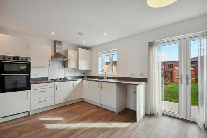 4 Bedroom Property To Rent In Cheyne Avenue, Wellingborough, NN8