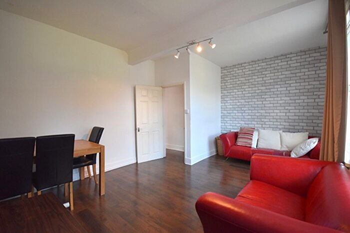 2 Bedroom Flat To Rent In Smallwood Road, London, SW17