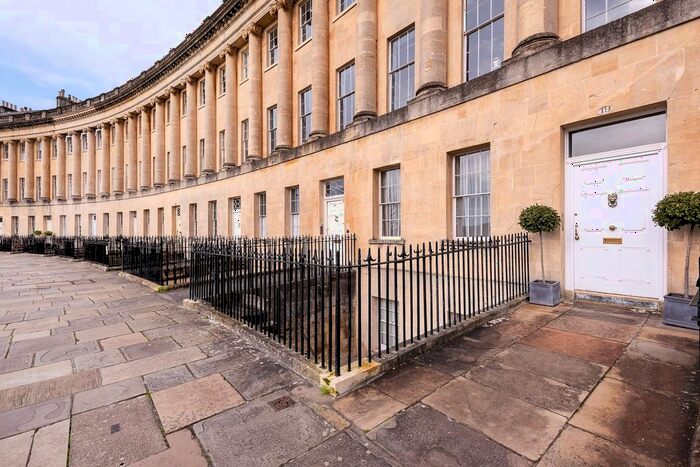 1 Bedroom Flat For Sale In Royal Crescent, Bath, BA1