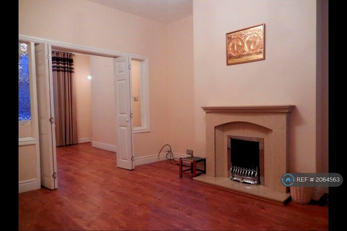 2 Bedroom Terraced House To Rent In Leng Road, Manchester, M40