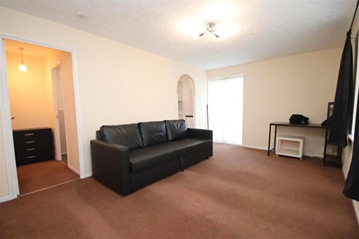 Studio For Sale In Knights Manor Way, Dartford, DA1
