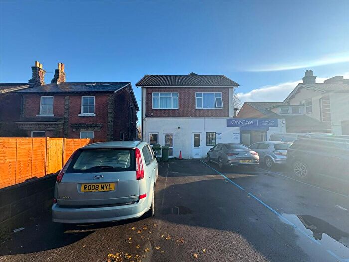 House To Rent In Portswood Road, Southampton, Hampshire, SO17