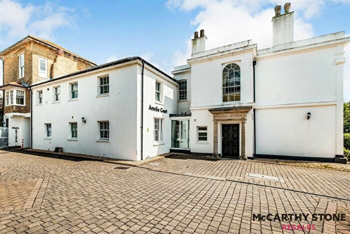 1 Bedroom Apartment For Sale In Amelia Court, Union Place, Worthing, BN11