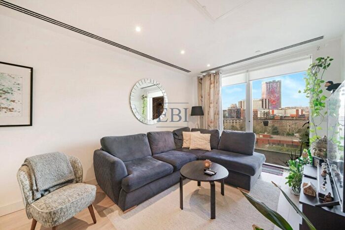 3 Bedroom Apartment For Sale In Rainier Apartments, Cherry Orchard Road, Croydon, CR0