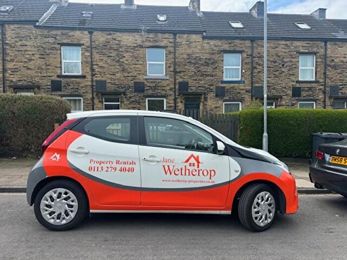 3 Bedroom Terraced House To Rent In Oxford Road, Bradford, West Yorkshire, BD2