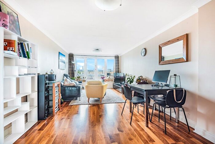 2 Bedroom Flat To Rent In Odessa Street, Surrey Quays, London, SE16