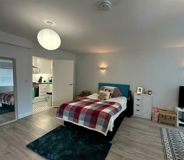 Apartment To Rent In Wick Street, Littlehampton, BN17