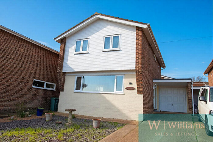 3 Bedroom Link Detached House For Sale In St. Edmunds Walk, Wootton Bridge, Ryde, Isle Of Wight, PO33