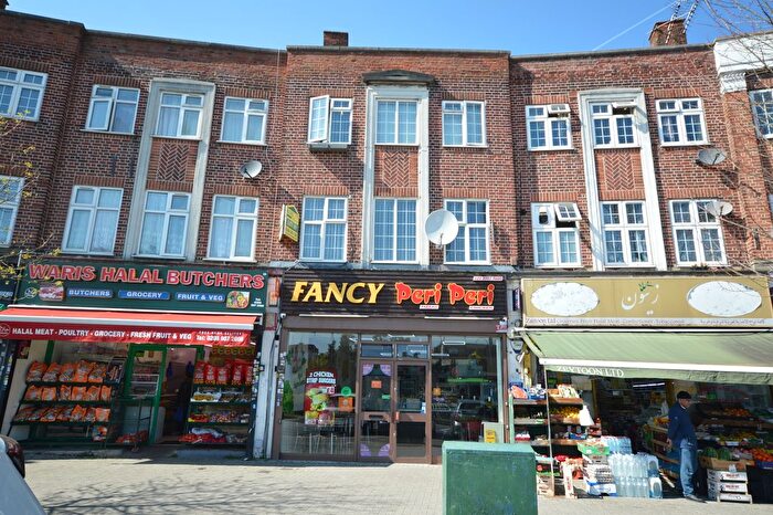 4 Bedroom Flat To Rent In Belmont Circle, Kenton Lane, Harrow, HA3
