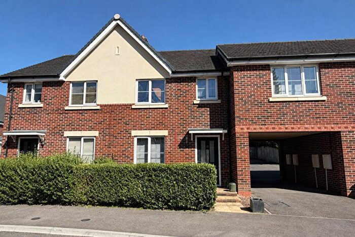 3 Bedroom Terraced House For Sale In Lowsley Farm Drive, Liphook, Hampshire, GU30