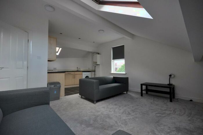 2 Bedroom Flat To Rent In Armley, Leeds, LS12