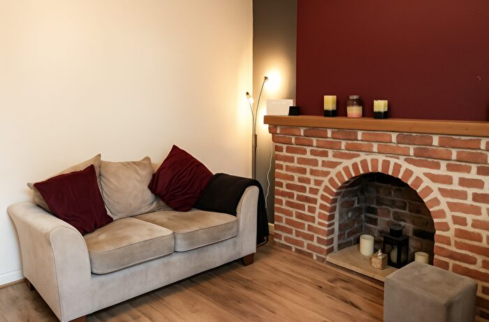 2 Bedroom Terraced House To Rent In Lancaster Pl // Bed // Aug, LN5