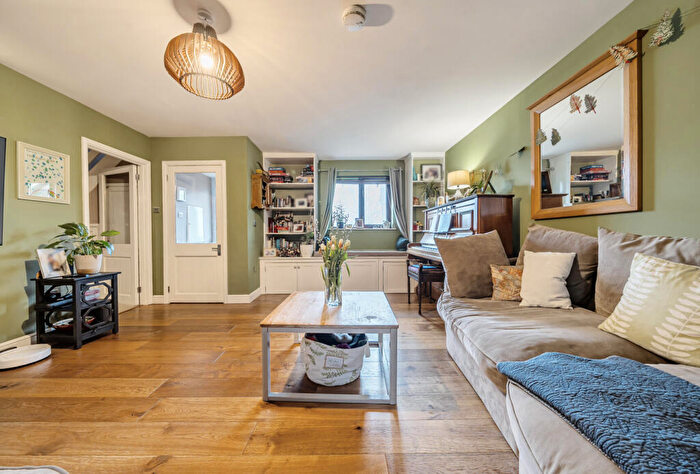 5 Bedroom Semi Detached House For Sale In Osprey Drive, Stonehouse, Gloucestershire, GL10