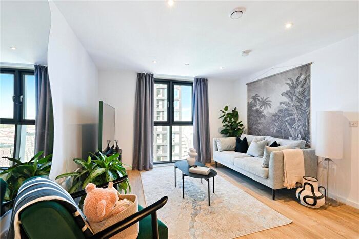 2 Bedroom Apartment To Rent In Swan Street, Manchester, M4