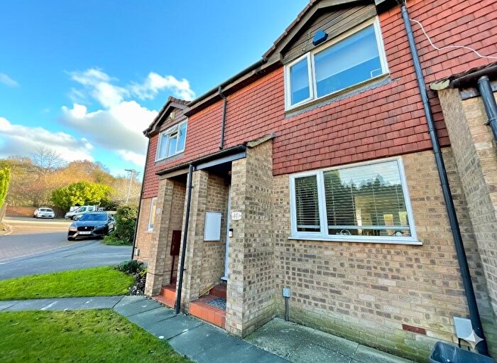 2 Bedroom Terraced House For Sale In Benington Close, Luton, Bedfordshire, LU2