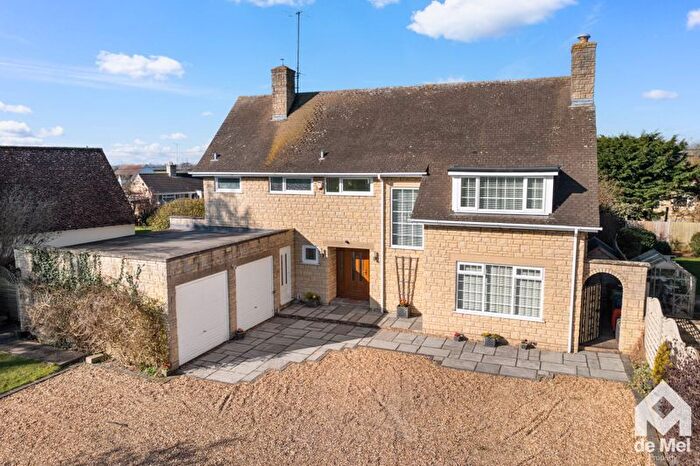 4 Bedroom Detached House For Sale In Romsley Court, Pamington, Tewkesbury, GL20