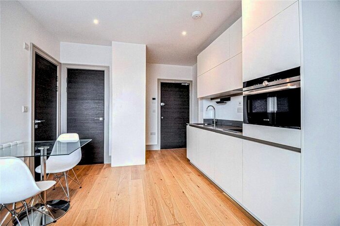 Studio To Rent In Coomb House, St Johns Road, Isleworth, London, TW7