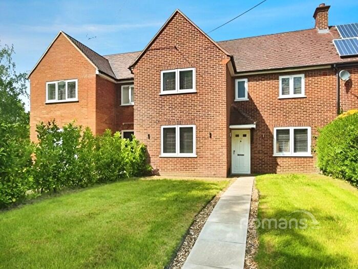 4 Bedroom Semi-Detached House To Rent In Elizabeth Gardens, Ascot, SL5